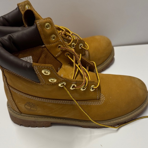 Timberland 6-Inch Premium Wheat Nubuck Boot Junior Size 7 - Picture 5 of 13